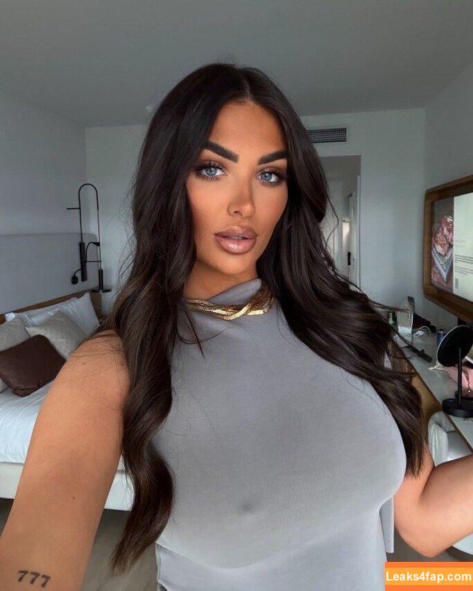 ambsphillips / Amber Phillips leaked photo photo #0043