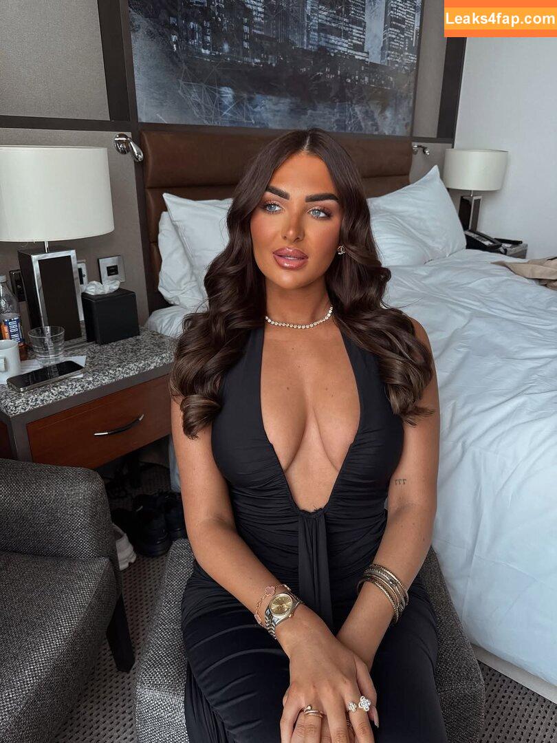 ambsphillips / Amber Phillips leaked photo photo #0059