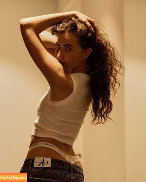 Annika Koser фото #0029
