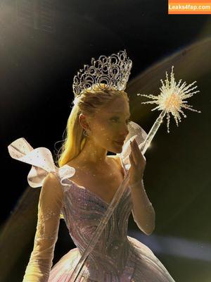 Ariana Grande photo #0135