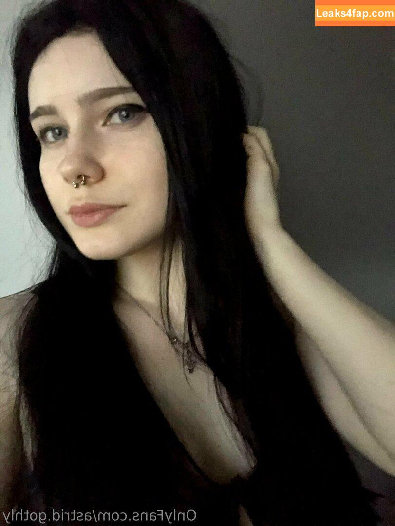 astrid.gothly / bluexastrid / cashew225 leaked photo photo #0005