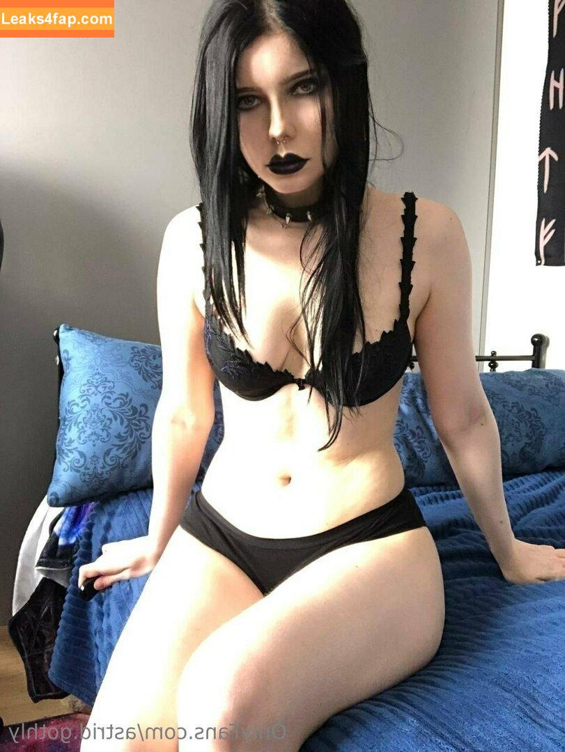 astrid.gothly / bluexastrid / cashew225 leaked photo photo #0026