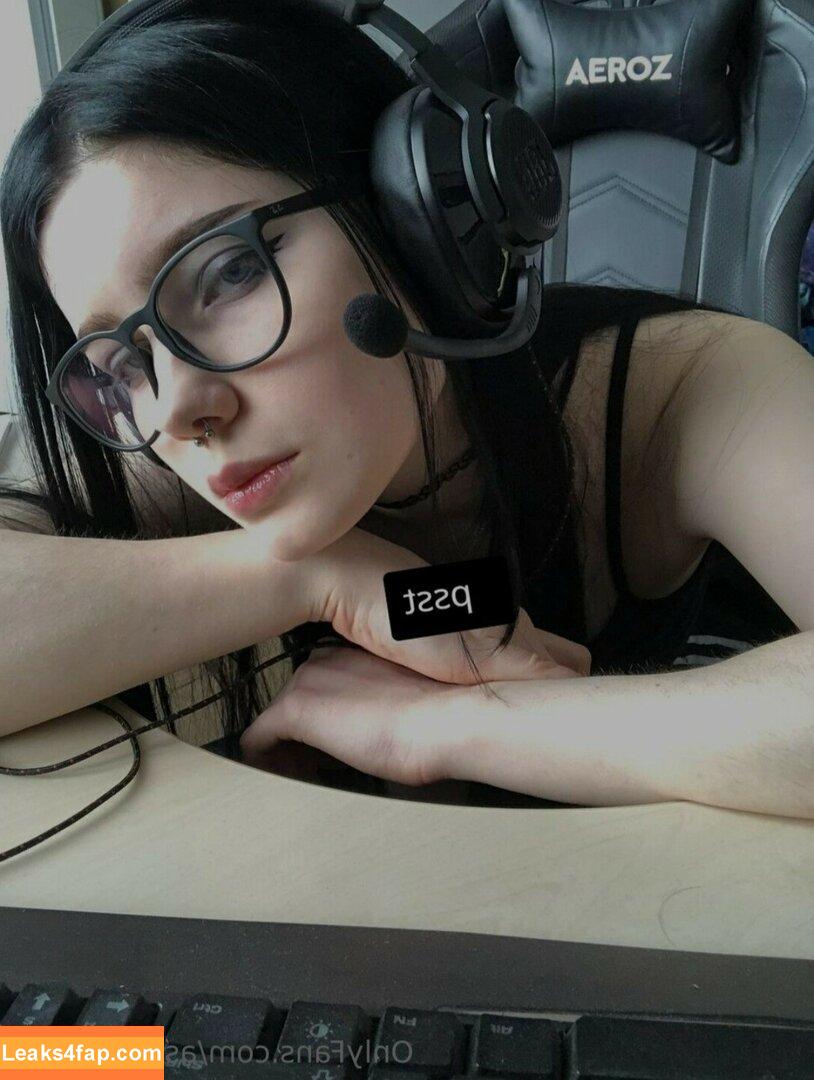astrid.gothly / bluexastrid / cashew225 leaked photo photo #0040