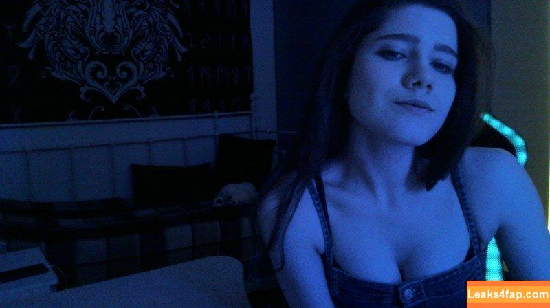 astrid.gothly / bluexastrid / cashew225 leaked photo photo #0047