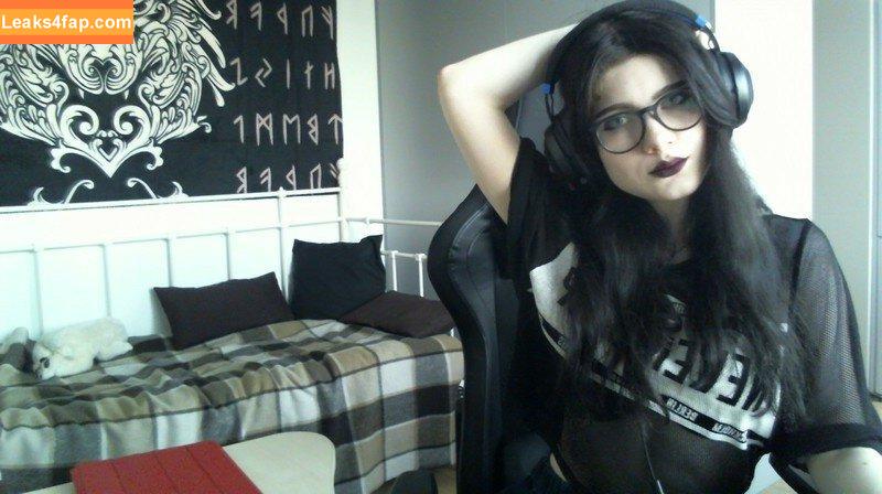 astrid.gothly / bluexastrid / cashew225 leaked photo photo #0050