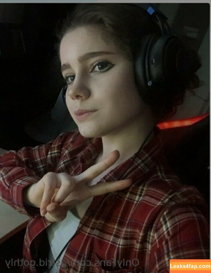 astrid.gothly / bluexastrid / cashew225 leaked photo photo #0087