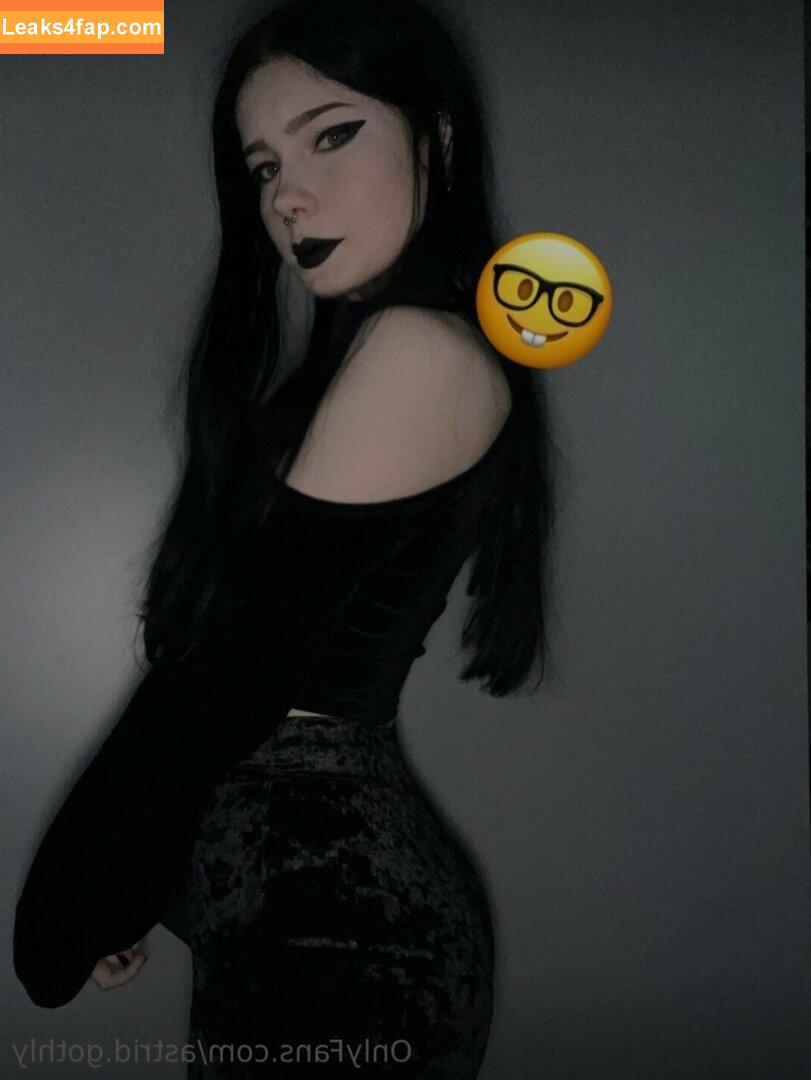 astrid.gothly / bluexastrid / cashew225 leaked photo photo #0106