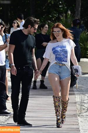 Bella Thorne photo #0021