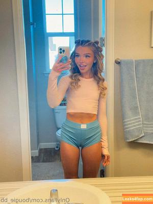 Brie Belle photo #0003