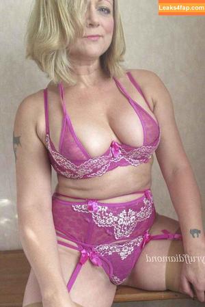 Carryonlady photo #0001