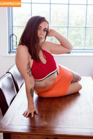 Charlotte Something photo #0050