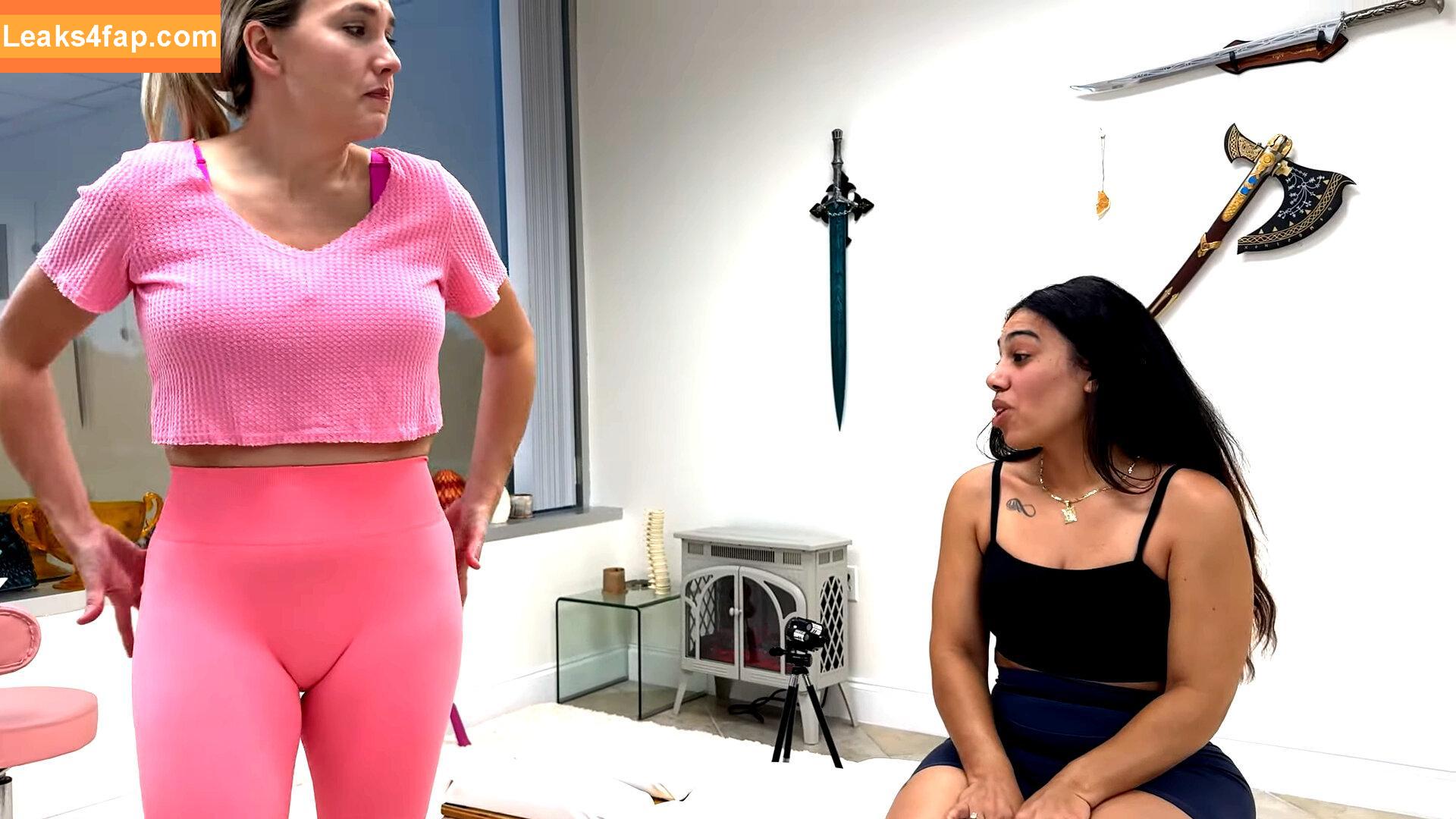 Chiropractor / Brenda Mondragon leaked photo photo #0008