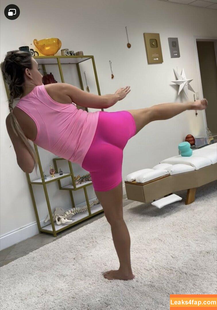 Chiropractor / Brenda Mondragon leaked photo photo #0023