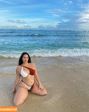 cinthya_larose photo #0025