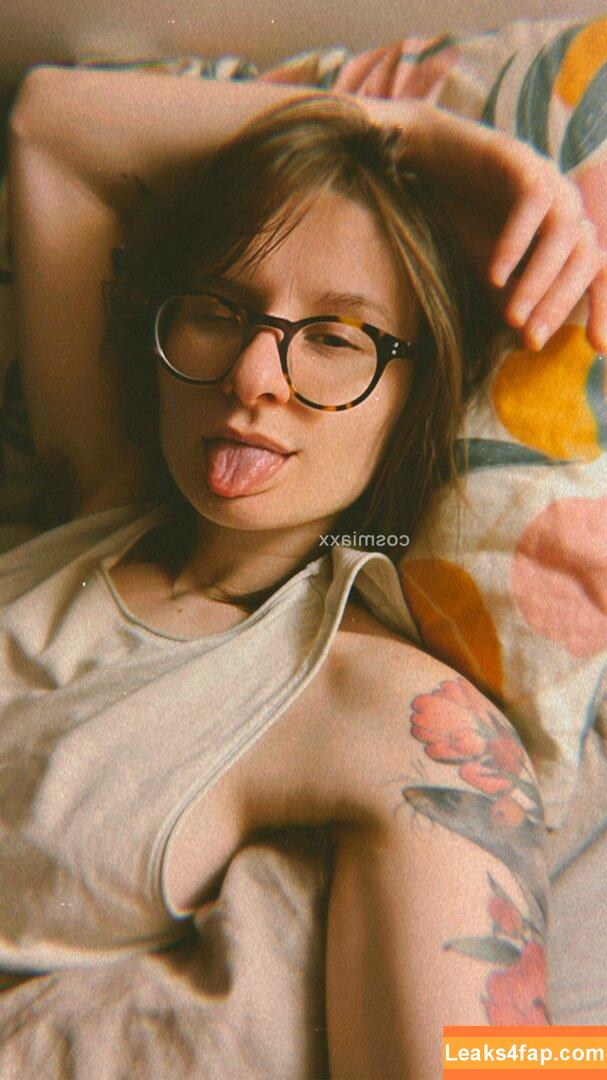 cosmia / cosmiaxx leaked photo photo #0033
