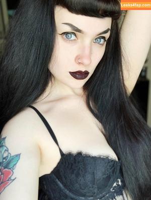 Countess Jezebeth photo #0005