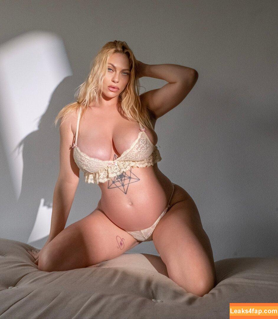 Daniela Blume /  leaked photo photo #0019