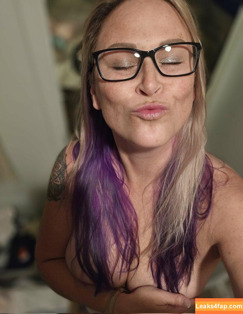 Danika Jones / danikaj92 / danikajones4200 leaked photo photo #0009