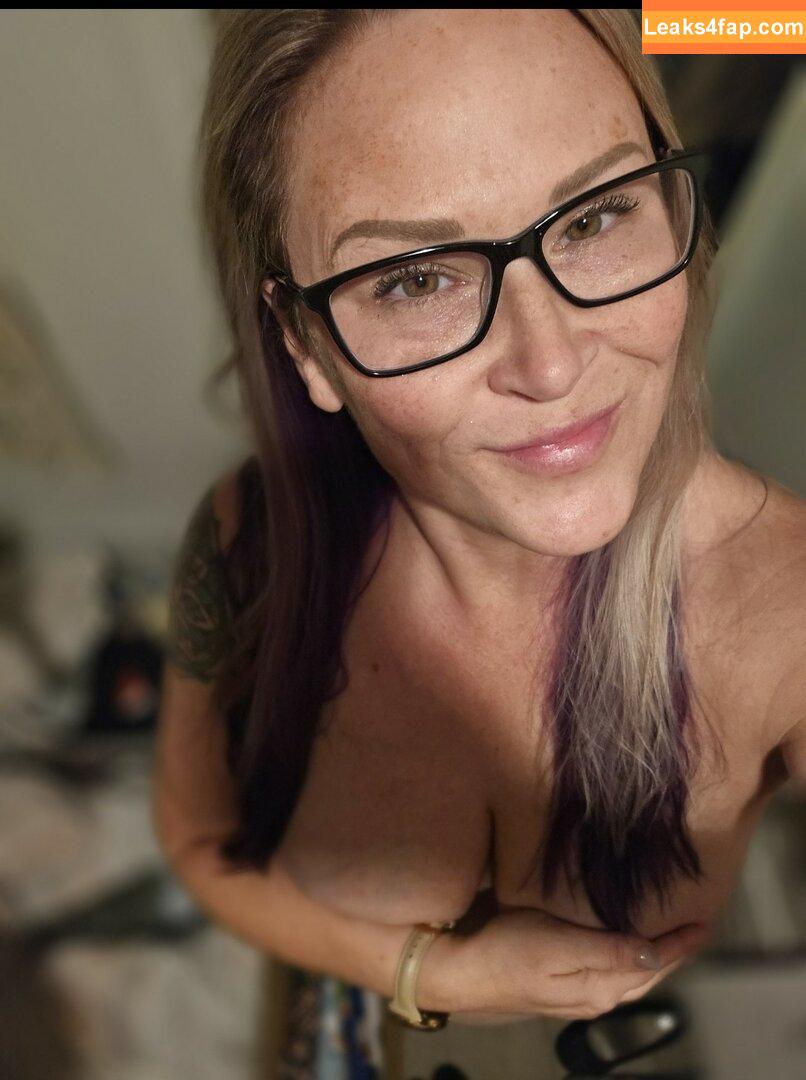 Danika Jones / danikaj92 / danikajones4200 leaked photo photo #0012