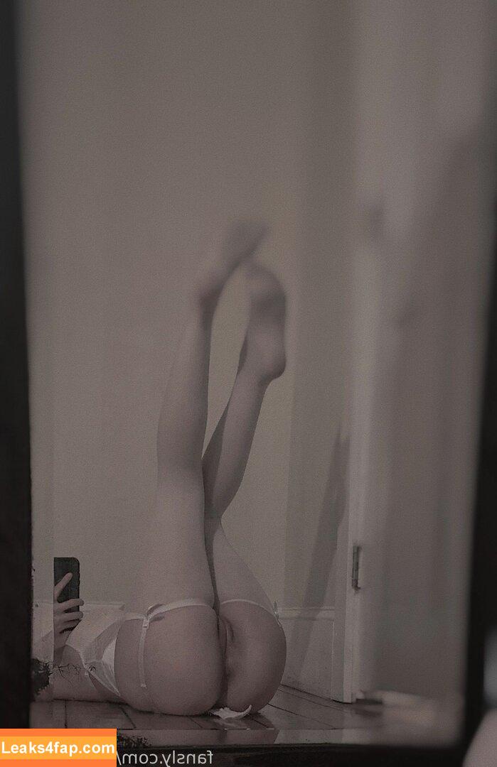 eeveeardent / evelynnardent leaked photo photo #0045