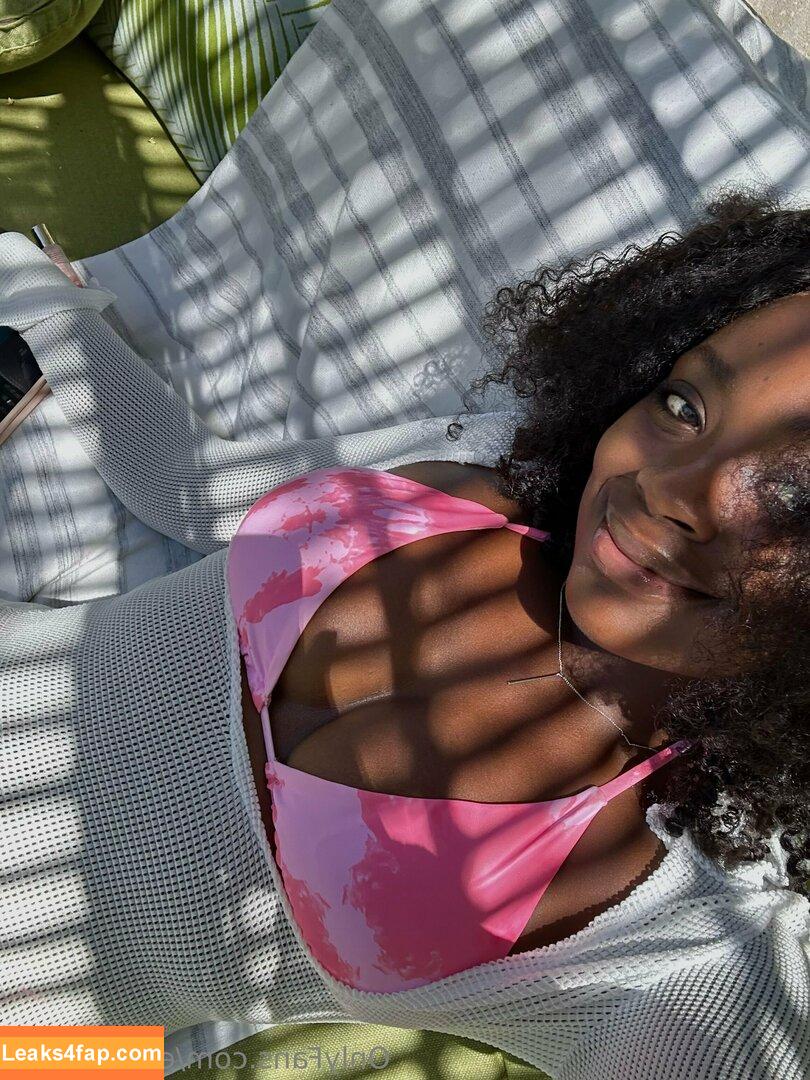 Elsieyalater2 / Elsieyalater__ / https: leaked photo photo #0038