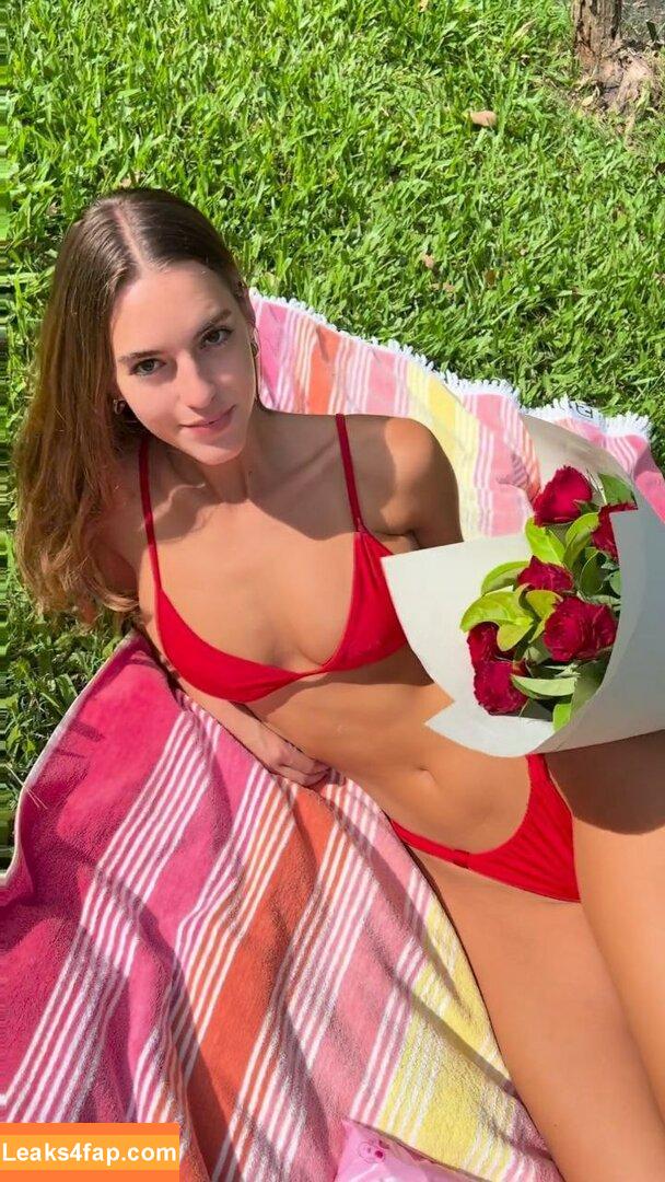 Emily Feld / emily.feld leaked photo photo #0427