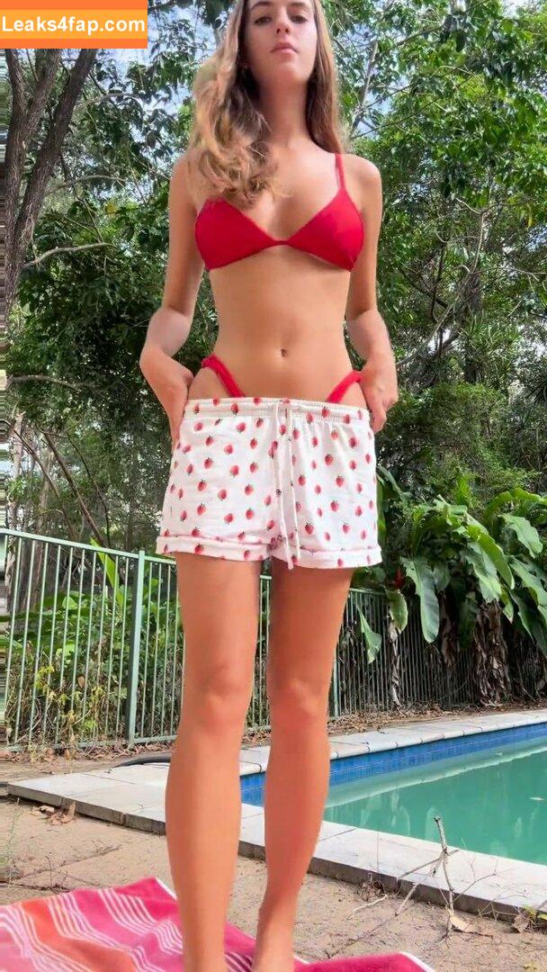 Emily Feld / emily.feld leaked photo photo #0435