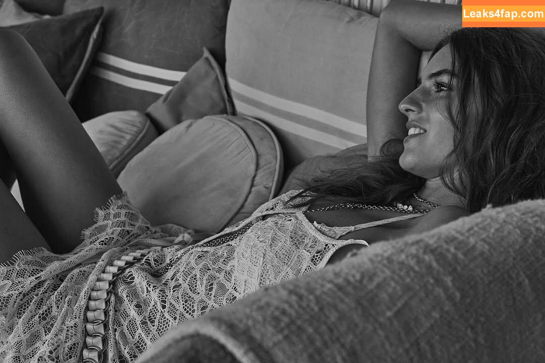 Emily Feld / emily.feld / fanpage_emily_feld leaked photo photo #1397