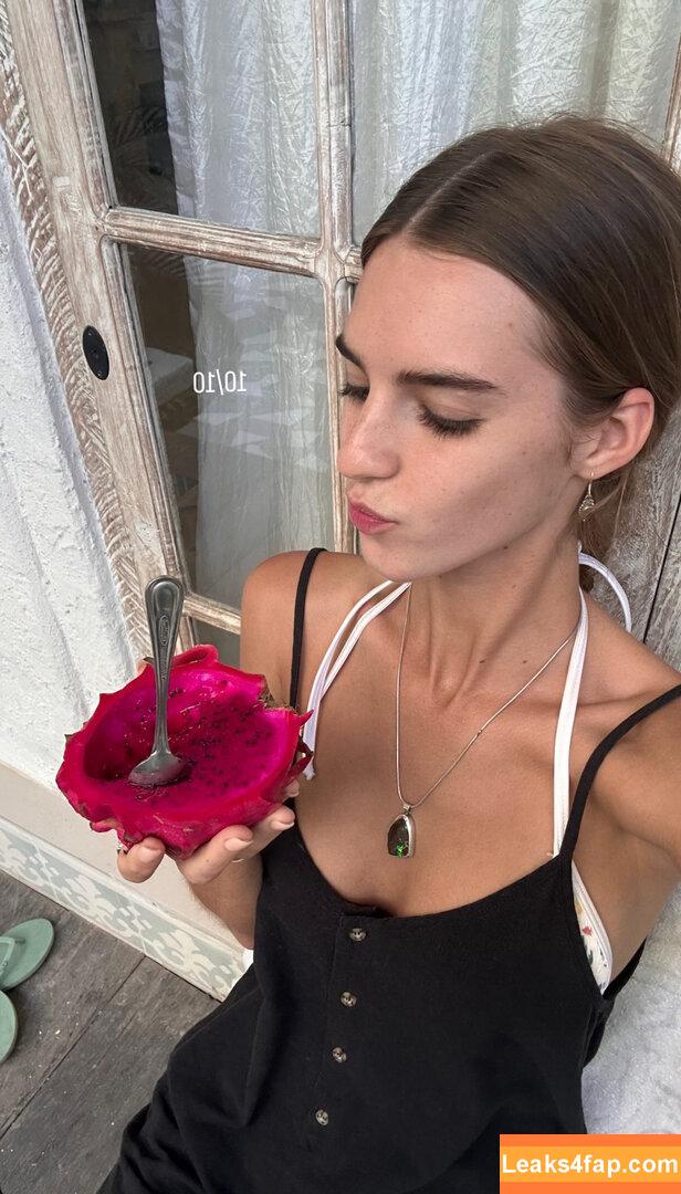 Emily Feld / emily.feld leaked photo photo #1439