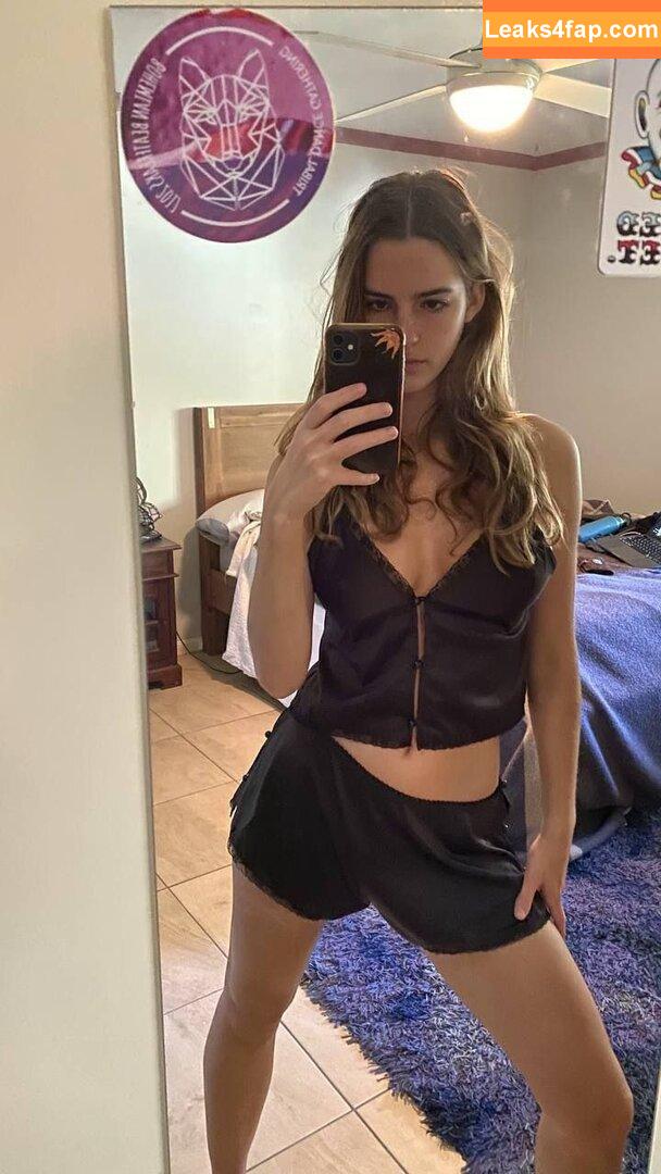 Emily Feld / emily.feld leaked photo photo #2085