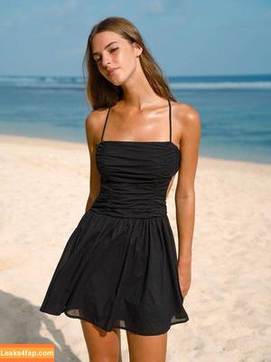 Emily Feld photo #2105