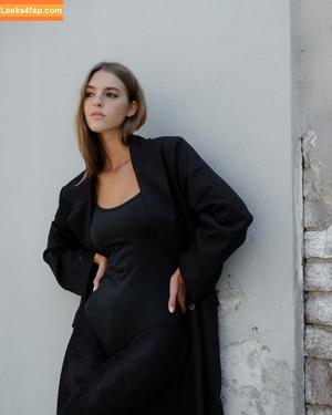 Emily Feld photo #2167