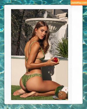 Emily Feld photo #2388