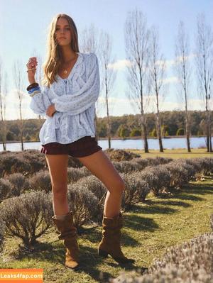 Emily Feld photo #2438