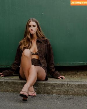Emily Feld photo #2624