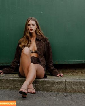 Emily Feld photo #2647