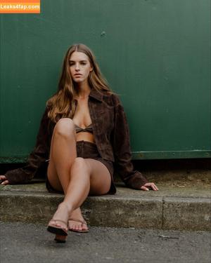 Emily Feld photo #2656