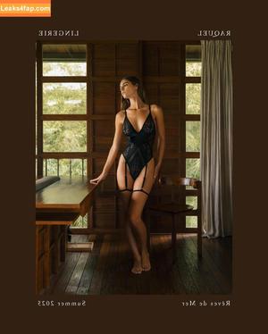 Emily Feld photo #2696