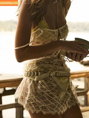 Emily Feld photo #2752