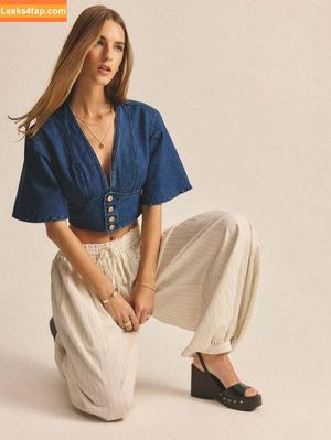 Emily Feld photo #2922