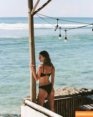 Emily Feld photo #3161