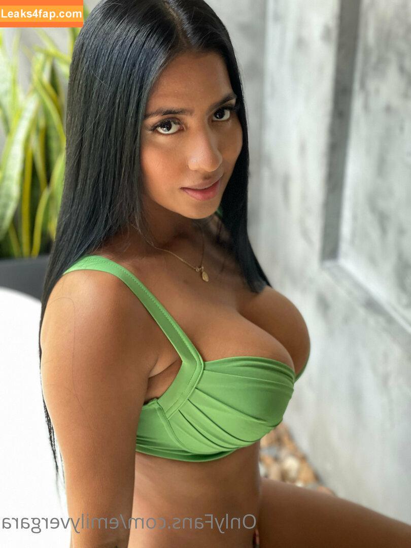 emilyvergara / Bella Torres / bellalindal / bellatorres_official / emilyinparis leaked photo photo #0019