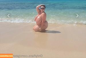 Georgina Gee photo #0077