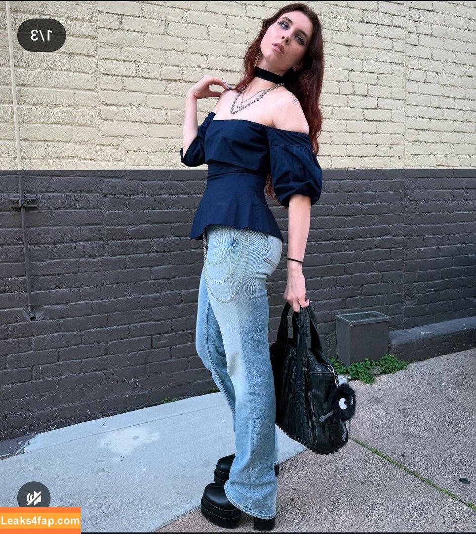 HeyMissTeacher / bellekatiexx / hey_missteacher leaked photo photo #0001