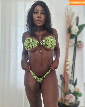 Josy Black photo #0072