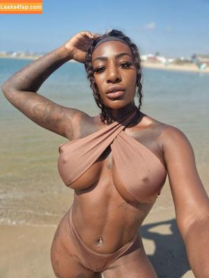 Josy Black photo #0103