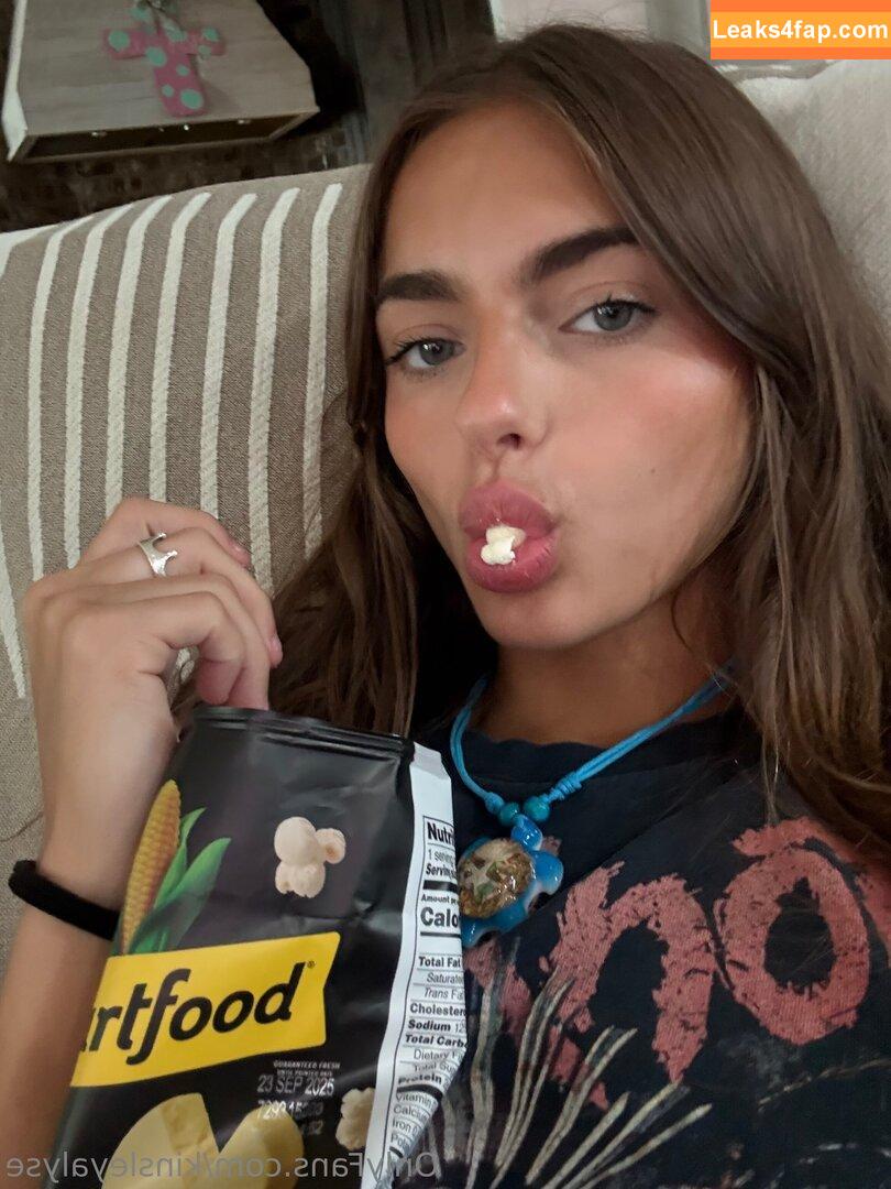kinsleyalyse / thekinsleywyatt leaked photo photo #0025