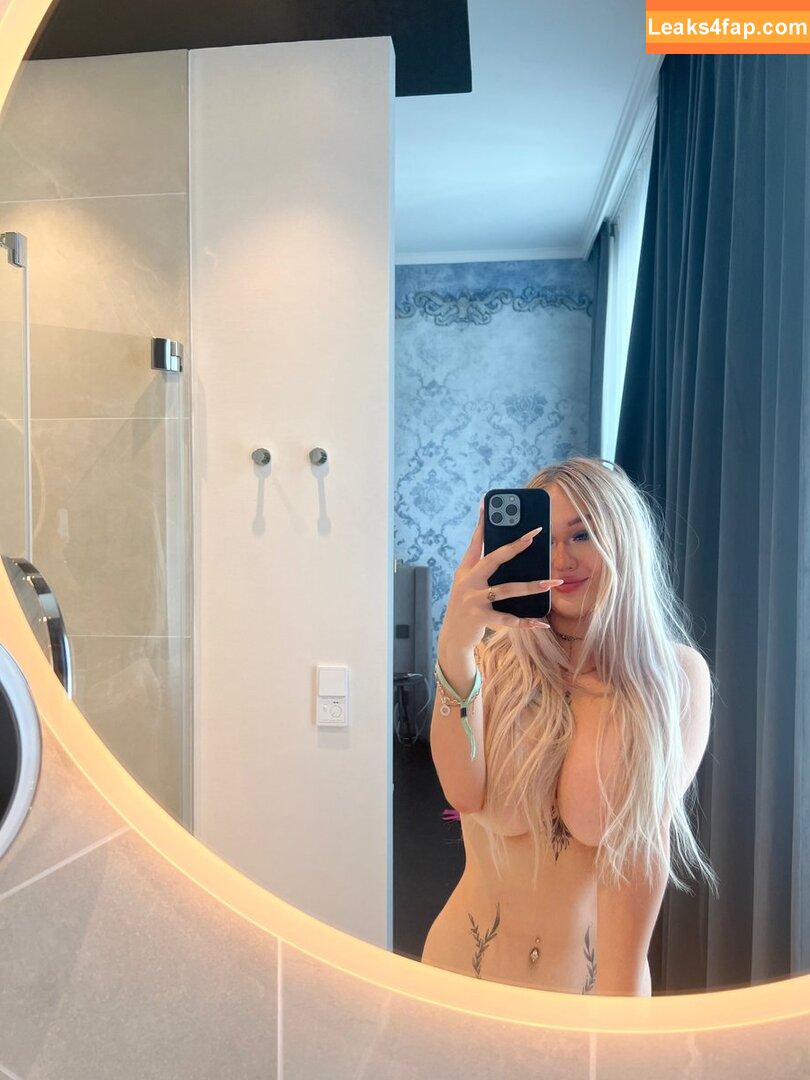 Lara Gibson /  leaked photo photo #0005