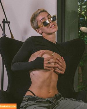 Lexiepeterss photo #0014