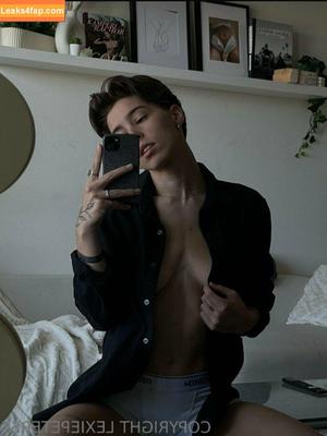 Lexiepeterss photo #0032